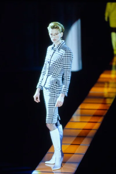 Look 5